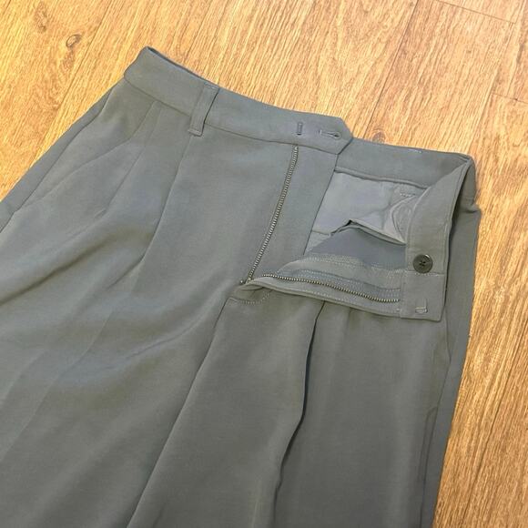 Madewell Pleated Tapered-Leg Pants in Easygoing Crepe Thunder Cloud Gray Size 4 - Picture 8 of 13